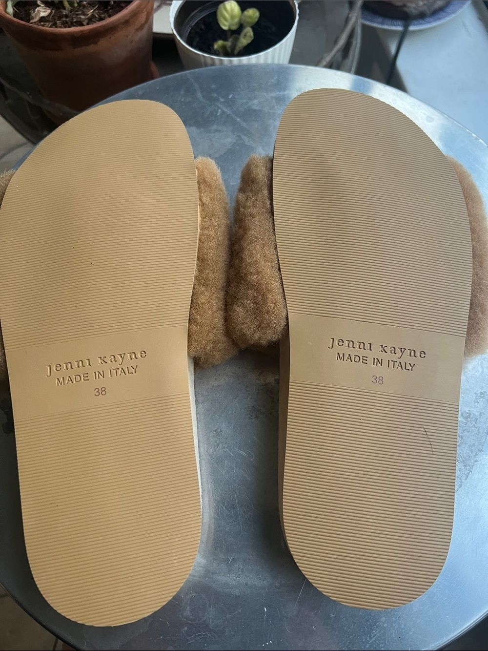 NEW Jenni Kayne Shearling Slide
Sandal. Natural. 8/38 - Picture 6 of 10
